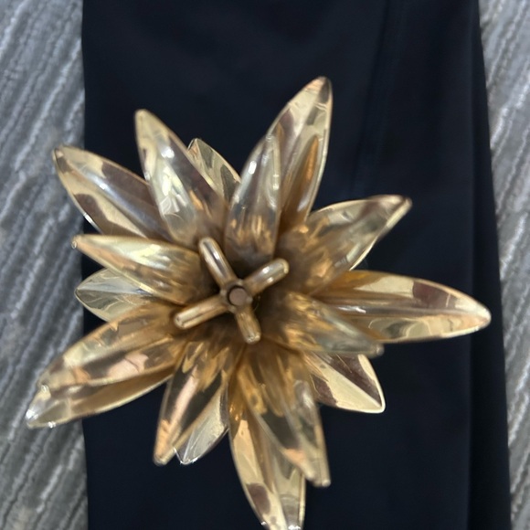 Large 4.5” Swarovski pineapple, flash and fire of crystal, smooth gold top - Picture 7 of 8